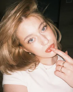 AmeliaCarterr: Public ( 5 фото)