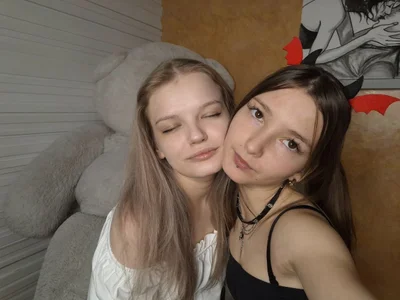 DongMolt Klara and shelly Pic 3