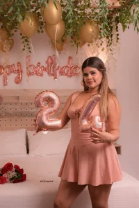 In each photograph capture the happiness of this new year. Happy birthday!🎀 de amor_smith_  2 Imagens