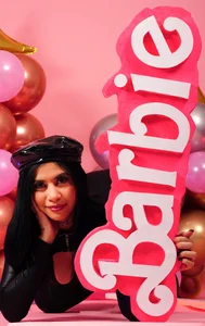 JESYSOZ23_ BARBIE DARK Pic