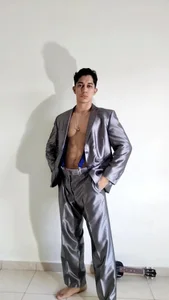 Dilandalanelgurudelamoralgunas fotos con traje, y sin el, pero lo demas solo en OnlyF..😉😈图片 4