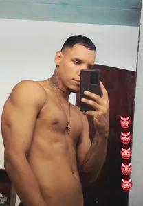 Carlitovnzla's XXX Nude Photo 2