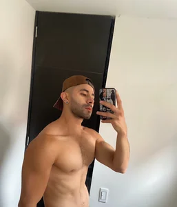 Horny_guys25 Public 사진