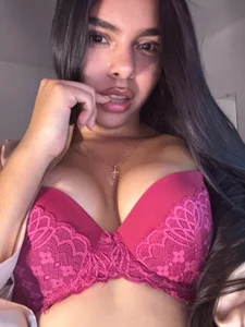 _AlyssonRoouse Public Bilde 3