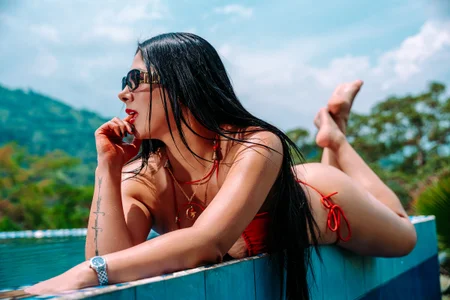 IvannaAnggel sexy and red Immagine  4