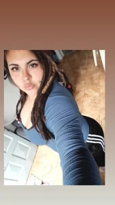 Angela-Lovee22 Public Pic 2