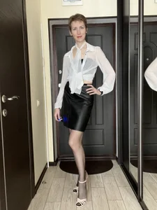 Sensual_Flower At a new flat Pic 6