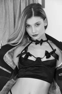 Sellena_love Your clothes on my body Εικόνα