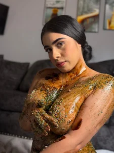 susan_zc Melt on my skin, just like chocolate 🍫😈 Pic 9