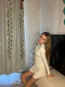 NellieEinspahr Little naughty girl  4টি ছবি