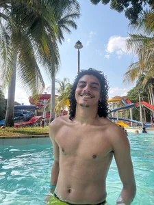 Pool 🔫 de Straight_with_curls  8 Imagens