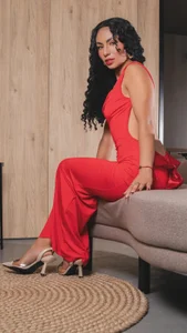 Charlotteblair elegant, and hot at the same time 🥰💐🔥💋 Foto 5