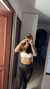 Lucy_fit in house whit pantyhose Bilde 3