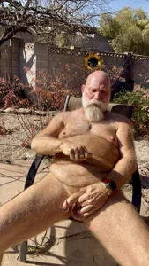 DaddyBearAZ Getting Some Sun зображення 2
