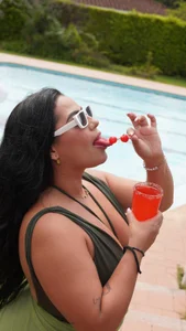 kiana_cream Cocktel and Pool Day 💦🍹 Pic 4