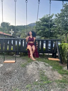 NAHOMI_MILLER My life off-air Pic 3