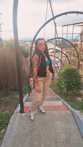 ArianaRosee_ Public  6টি ছবি