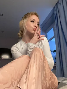 Flirty_lee beautiful teasing photos for you Pic