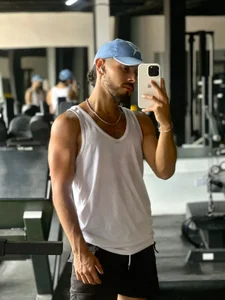 Mateobaer_ Public Hình 6