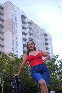 Sara_Charmy In the city 🏙️ Fotka 2