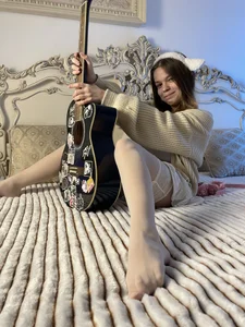 hi its me de ValBae  2 Imagens