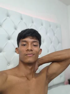 Richars_Man Public 사진