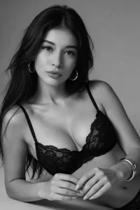 Black lingerie and jewelry de youllwanttocomeback Foto 2