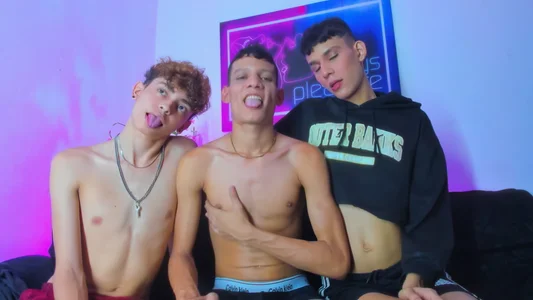 Desire_Boys1 3 guys hot slika 4