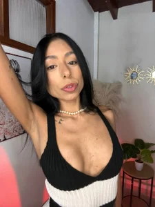 antonela-deepthroat Sexy with dress🤍 Foto 4