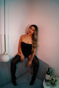 juliana-mancini muy sensual Pic 3