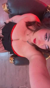 Mia_Pembroke_ Glamorous💋💖  4টি ছবি