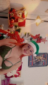 Eyleen_24 Your mommy Christmas is here 🎄 🎄 Pic 3