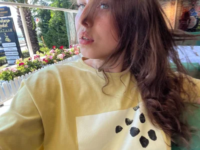 BarbiePieer look at u Foto