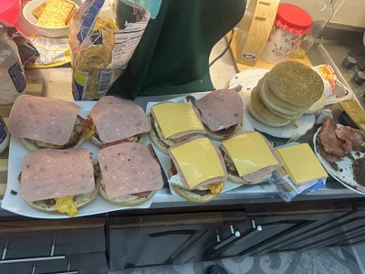 carol_latina13 Día de hamburguesas 😋🍔 Hamburguer eating day 🍔😋 Εικόνα 4