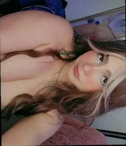 honey, do you like how I look? de Salem_skyler_ Foto 2