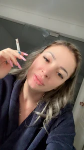 Izabellle02daily pics Bild 3