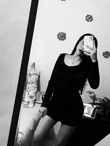 MiaScott_PinkPublic Bild 5