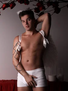 ArthurMeyers Valentine's Day Pic 7