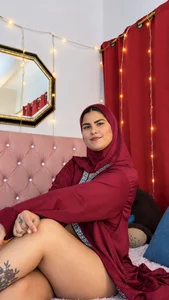 AishaAmin_ Do you want to discover my secret side? 💋🔥 Hình 2