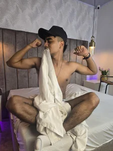 Jacob_606 kullanıcısının I wait for you in my bed 🛏️ albümü -  2 fotoğraf