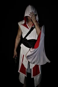 Zdjęcia dirty-boss Put on an Assassin costume with a metal chain mail sword 1600 tokens:  9