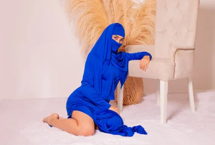 DinaNoor Today I am not a dream... I am a temptation wrapped in royal blue 💙✨ Pic 3