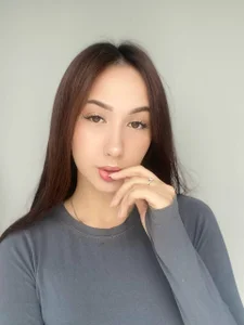 JanellaBecerril Cozy, sassy, yours 💋 Pic 2