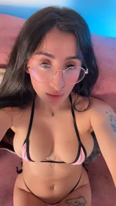 Tiny Bikini, Big Temptations de leila_petitee_  2 Imagens