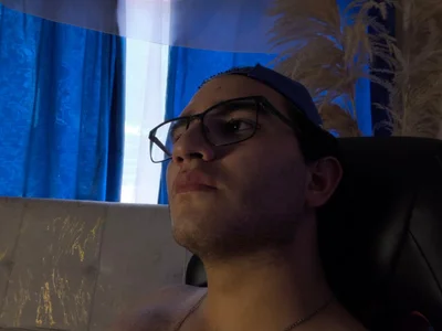 dylan_xxx1 being swetie Pic