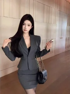 jiayao1999 我有的制服，你们可以私信我定制你们喜欢的内容  5টি ছবি