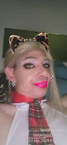 Doggyray44 Schoonmaakster Pic 2