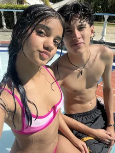 lolaxdavid Pool day⛱️ 사진 2