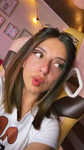 milly_kenner hazelnut 👀 Foto 8