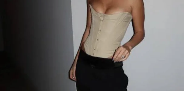 Annielovie Public Foto